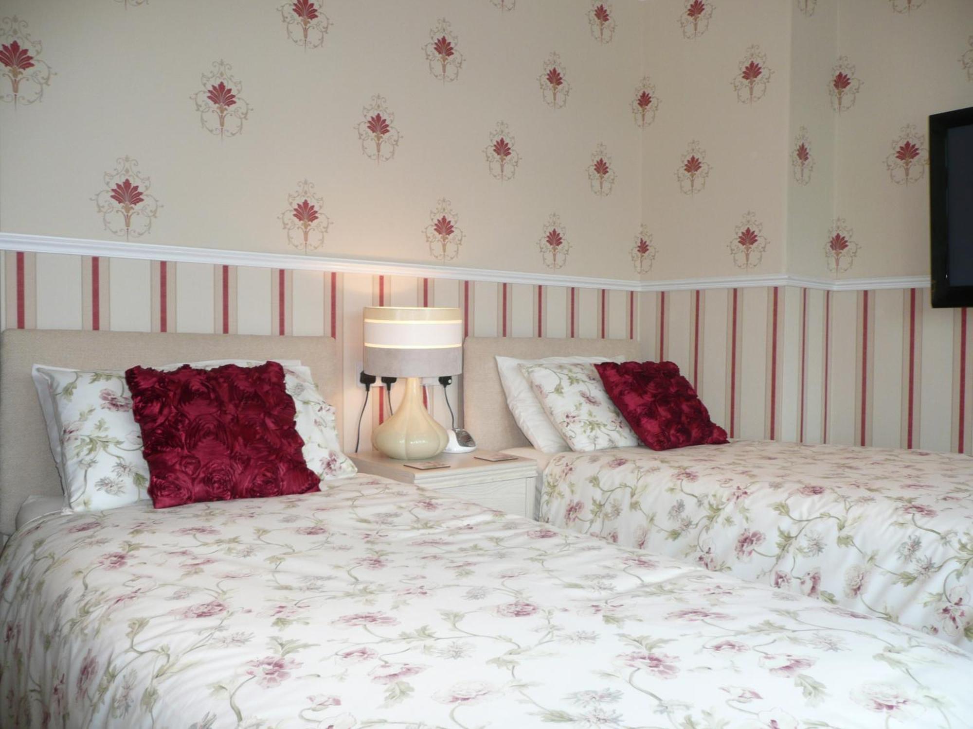 Cherry Blossom Guest House Whitby Bagian luar foto