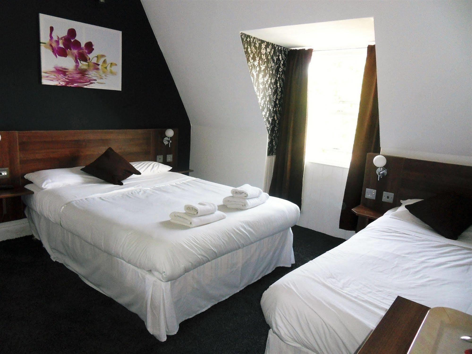 Cherry Blossom Guest House Whitby Bagian luar foto