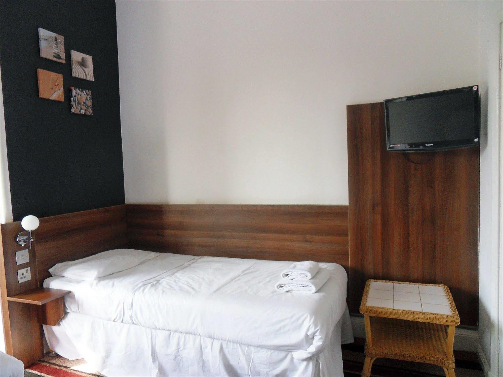 Cherry Blossom Guest House Whitby Bagian luar foto