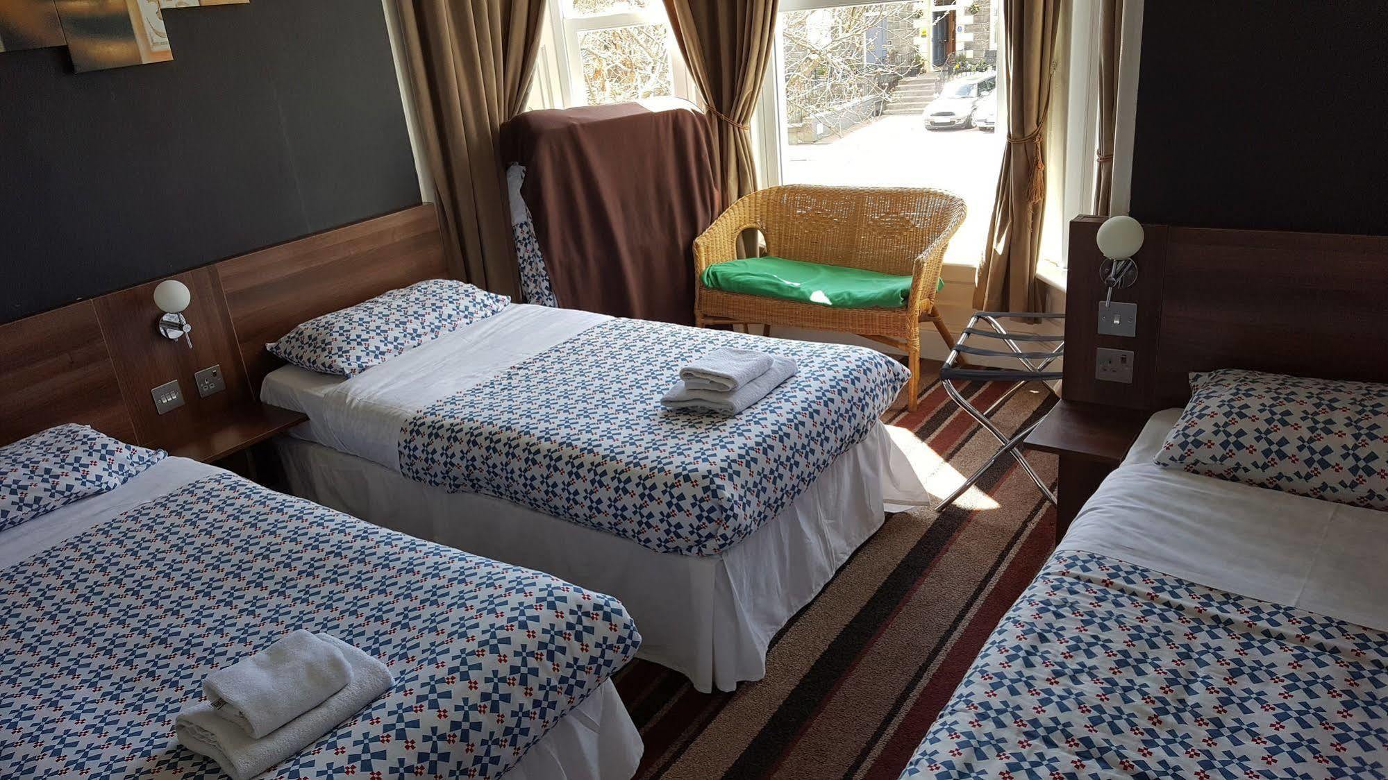 Cherry Blossom Guest House Whitby Bagian luar foto