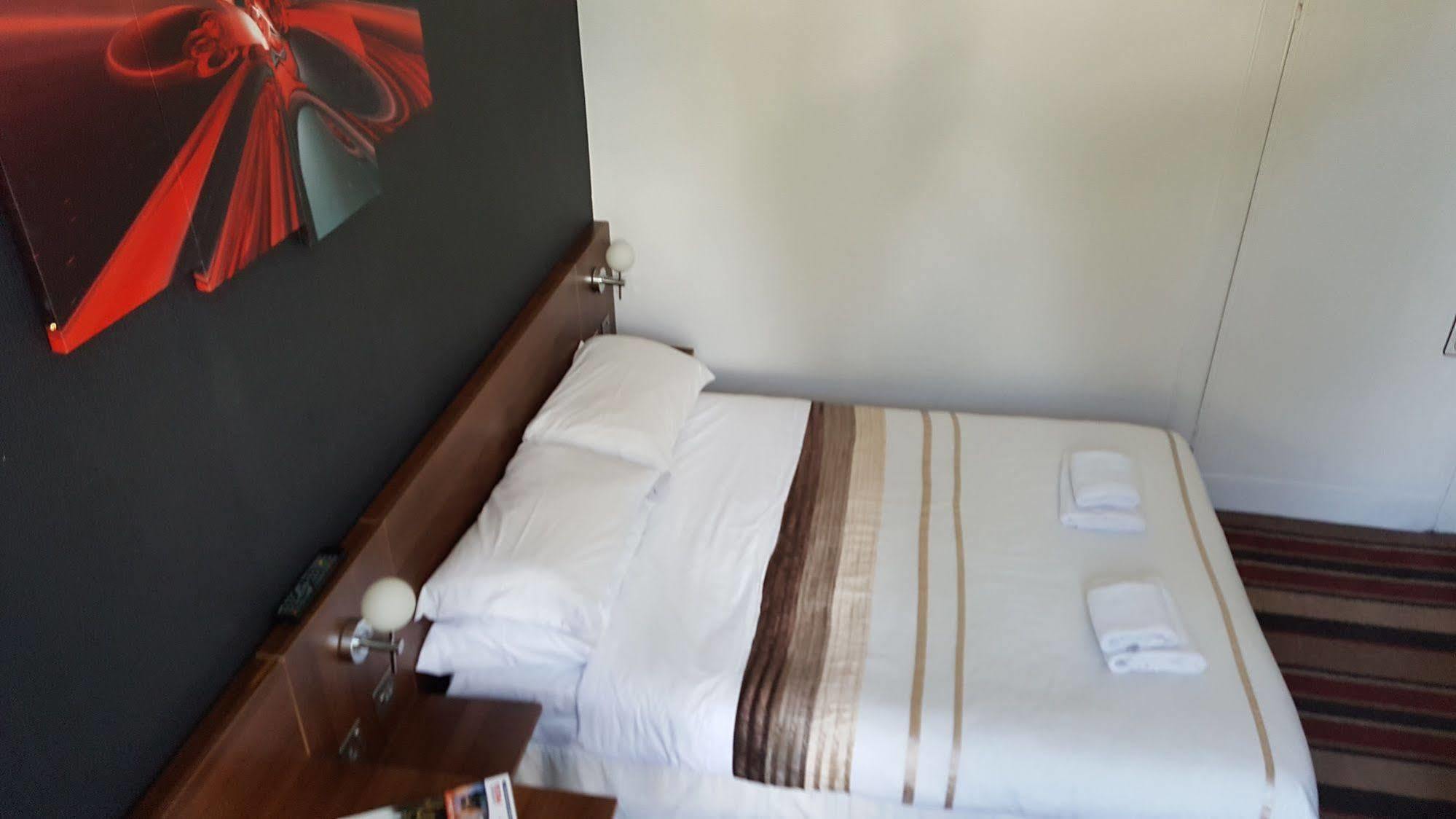 Cherry Blossom Guest House Whitby Bagian luar foto