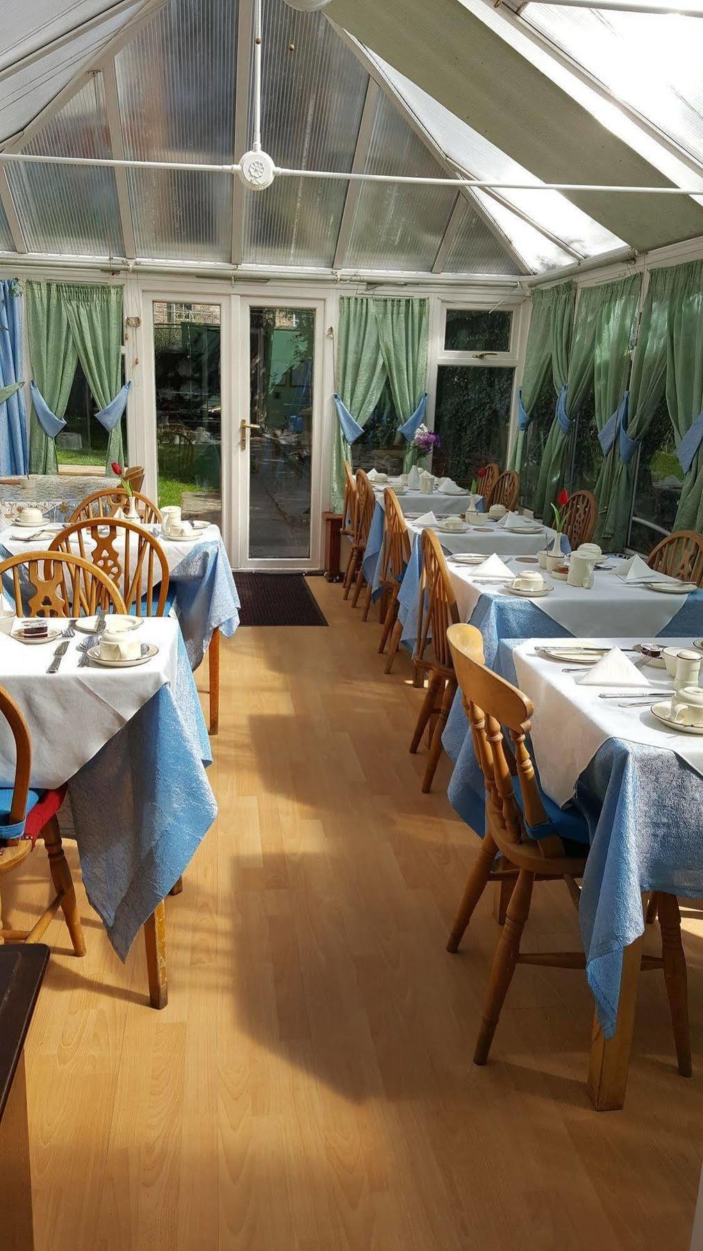 Cherry Blossom Guest House Whitby Bagian luar foto