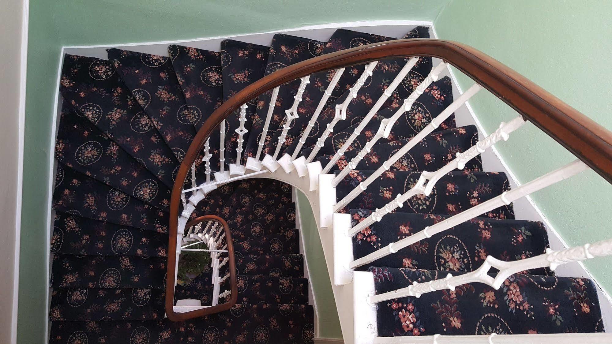 Cherry Blossom Guest House Whitby Bagian luar foto